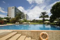 Mount Meru Hotel - Pools
