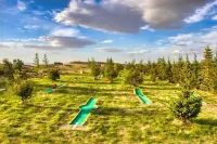 Fossatun Camping Pods & Cottages - Sleeping Bag Accommodation - parking
