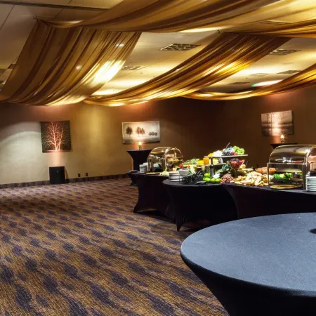 Holiday Inn DES MOINES DTWN - MERCY AREA by IHG