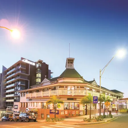 Oaks Gladstone Grand Hotel