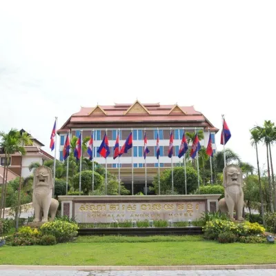Sokhalay Angkor Residence and Spa Hotels near សួន បៃតងអង្គរ