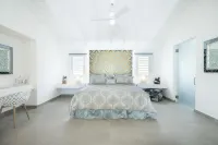 La Perla Bianca - 1 Br Beachfront Luxury Villa Offering Utmost Privacy - Homestays