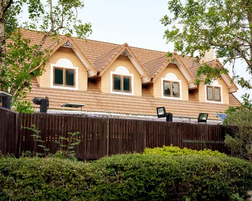 Baan Dara Resort Hotels near Kru Tor