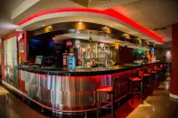 Hotel Casino Acaray - С баром