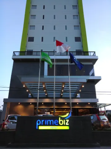 PrimeBiz Hotel Surabaya Отели рядом с достопримечательностью «Java Aquatic»