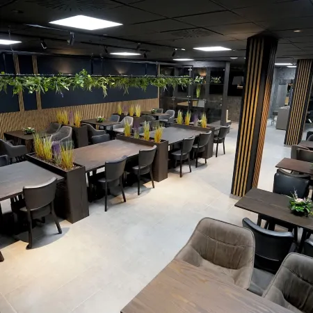 Tibet Hotel am Airport