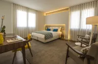 Somewhere - Estoril Guesthouse Hotels in Ештуріл