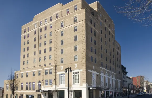 伊斯頓愛沙尼亞大酒店及套房