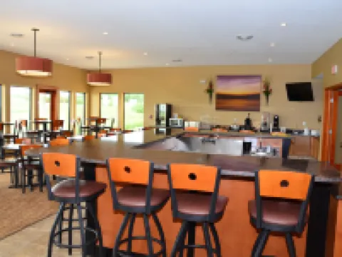 Cobblestone Inn & Suites - Newton Hotels in Newton