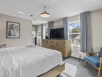 แลมพ์เฮาส์ บาย เบสแคมป์ โรงแรมใกล้Quarry Lake