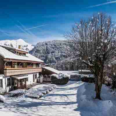 Nant Morzine Hotel Exterior