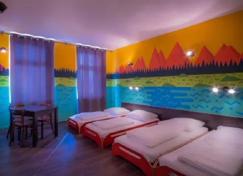 ซันฟลาวเวอร์โฮสเทล โรงแรมใกล้อีสท์ไซด์แกลลอรี