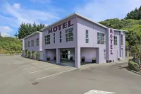 Amethyst Court Motor Lodge Hotels in Porirua