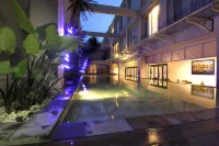 Megaland Hotel Solo - Hot Tub