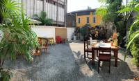 Mo Rooms