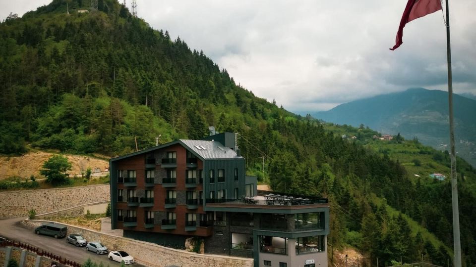 Ladur Resort Hotel