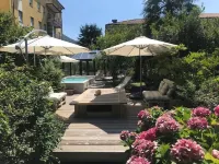 Il Giardino Segreto Các khách sạn gần Global Nautic