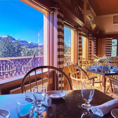 Glacier Park Lodge
