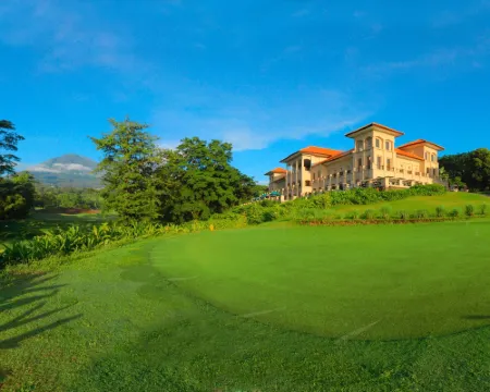 Finna Golf & Country Club Hotels in Prigen
