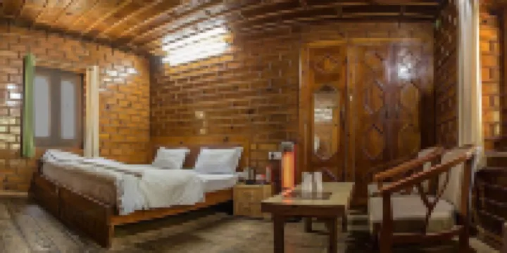 Parvati Kuteer Riverside Resort