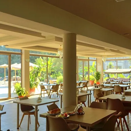 Saint George Resort Отели рядом с достопримечательностью «Пляж Колимбия»