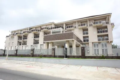 Carlton Gate Xclusive Hotel Hotels near Rosanwo Shopping Complex