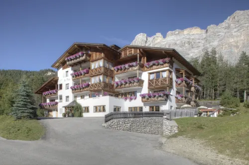 Hotel Ciasa Ai Pini Hotels in Sankt Kassian