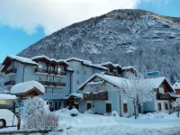 Hotel Santoni Hotel a Fucine