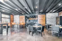 Cobblestone Hotel & Suites - Janesville