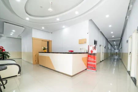 RedDoorz Plus Near Thamrin Plaza Medan Отели в г. Bantan Timur
