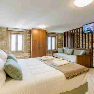 Agarathos Deluxe Homes - Kaliviani -on the Road to Balos Rooms