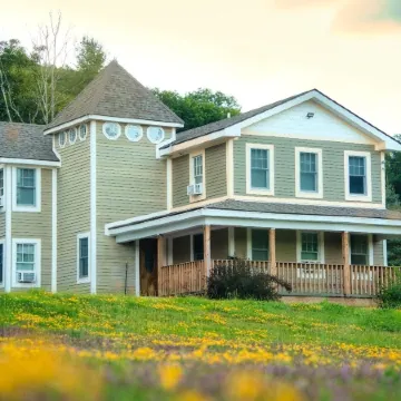 The Haüs Windham - Spacious Suites, Hot Tub, Mountain Views!