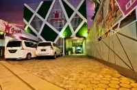 M-GRIYA Syariah Hotel Purwokerto - parkir
