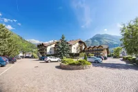 Aparthotel Majestic - parking