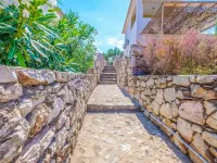 Hilltop Residences Hotels in Petalidi