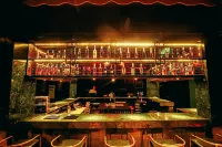 Home Away - bar