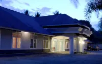 Emerone Moslem Friendly Hotel Batusangkar Hotels in Lima Kaum