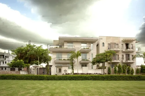 Perch Service Apartments - Sector 40