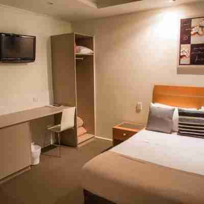 Burkes Hotel Motel Rooms