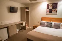 Burkes Hotel Motel - 3성급