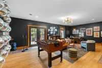 Luxury Chalet, Firepit, Sauna, Pet Friendly, 5 mins to Windham Mtn resort - Mountain View