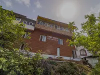 Goroomgo Thee Aura Mussoorie