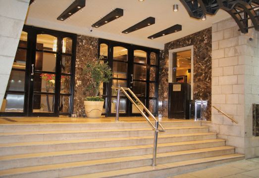 내셔널 호텔 예루살렘의 식당에서 제공되는 조식 뷔페