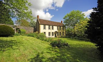 Beautiful 7 Bedroom House Hottub Wifi