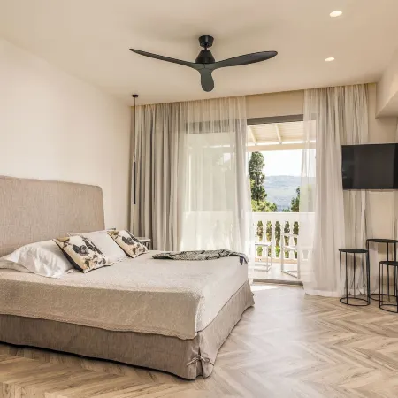 Ino Hotel & Suites