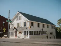 Hampton Bays Hotel on Main Hotels in Hampton Bays