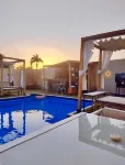 T E L E by Summerset Continental Hotel - Swimmingpools