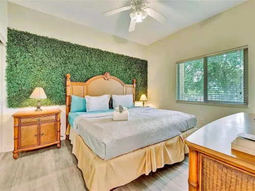 The Bayview a Quaint 1 1 Balcony on the bay Hotels in Bay Pines