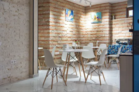 Kraveli Hotel Отели рядом с достопримечательностью «Памятник  Церетели и Чавчавадзе»