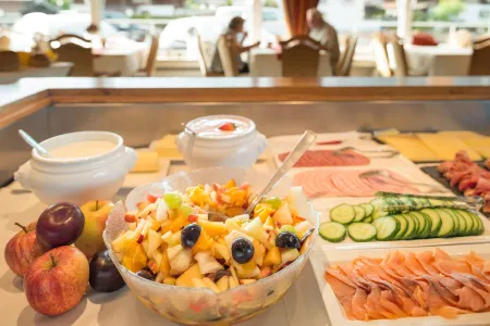 Hotel Rheinischer Hof Отели в г. Гармиш-Партенкирхен